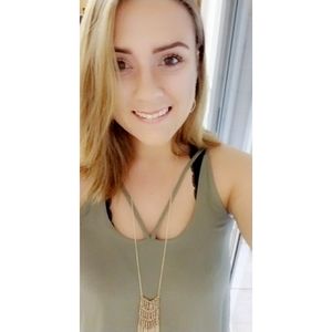 Meet your Posher, Alli